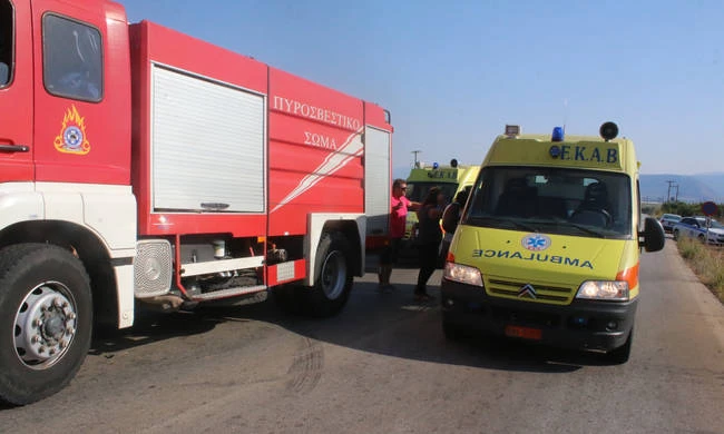 Τροχαίο με έναν νεκρό και δυο τραυματίες στην εθνική οδό έξω από τη Λαμία 9εικόνες)